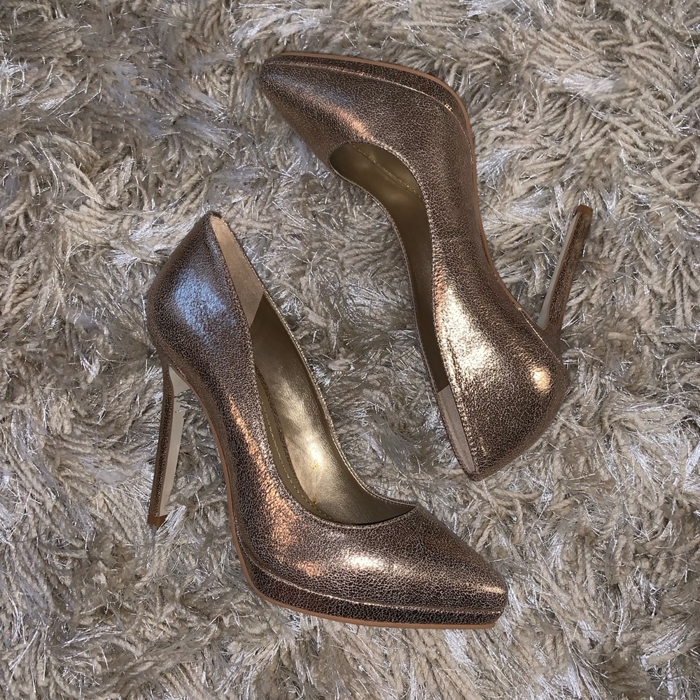 Report signature montauk pointy toe pump